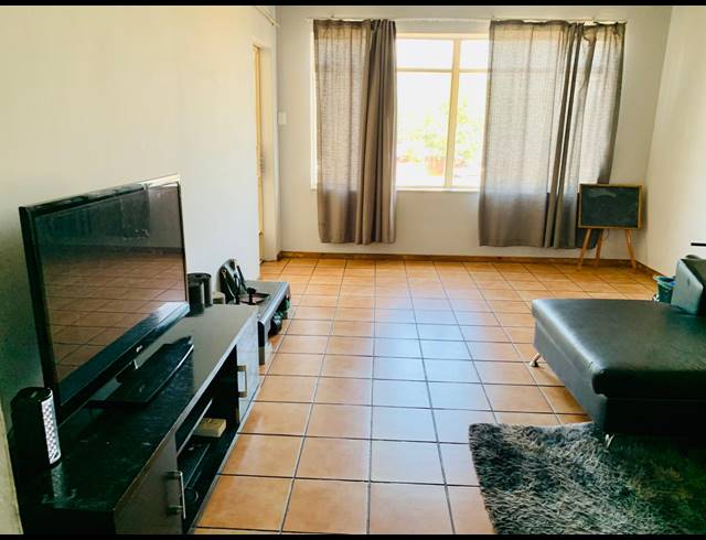 2 BEDROOM FLAT FOR SALE IN VANDERBIJLPARK CE 1